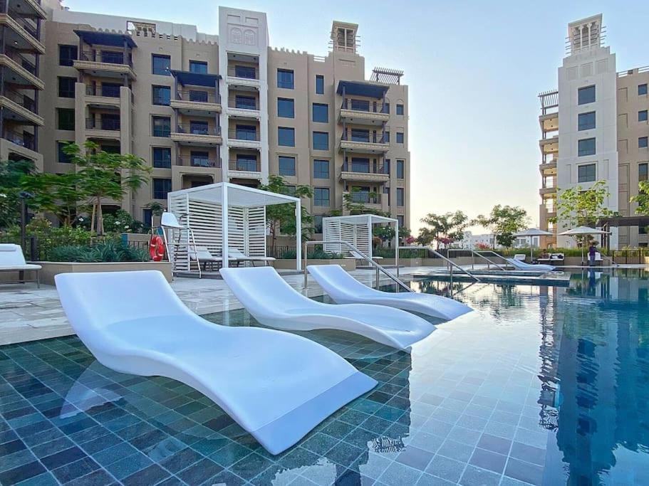 Veluxa - Luxury And Bright 1 Bedroom Apartment, Burj View! Dubai Exteriör bild