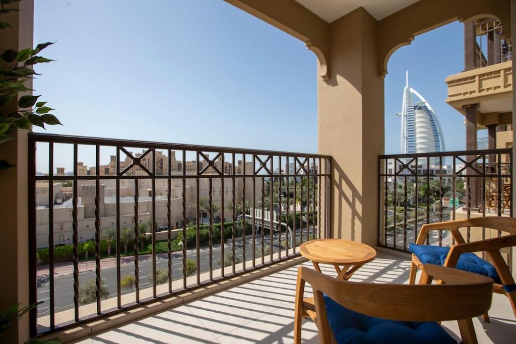 Veluxa - Luxury And Bright 1 Bedroom Apartment, Burj View! Dubai Exteriör bild