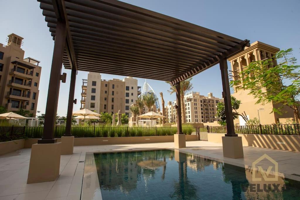 Veluxa - Luxury And Bright 1 Bedroom Apartment, Burj View! Dubai Exteriör bild