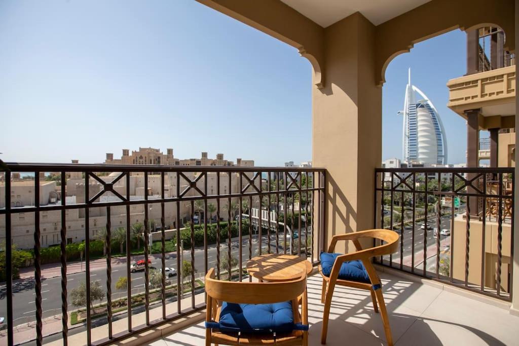 Veluxa - Luxury And Bright 1 Bedroom Apartment, Burj View! Dubai Exteriör bild