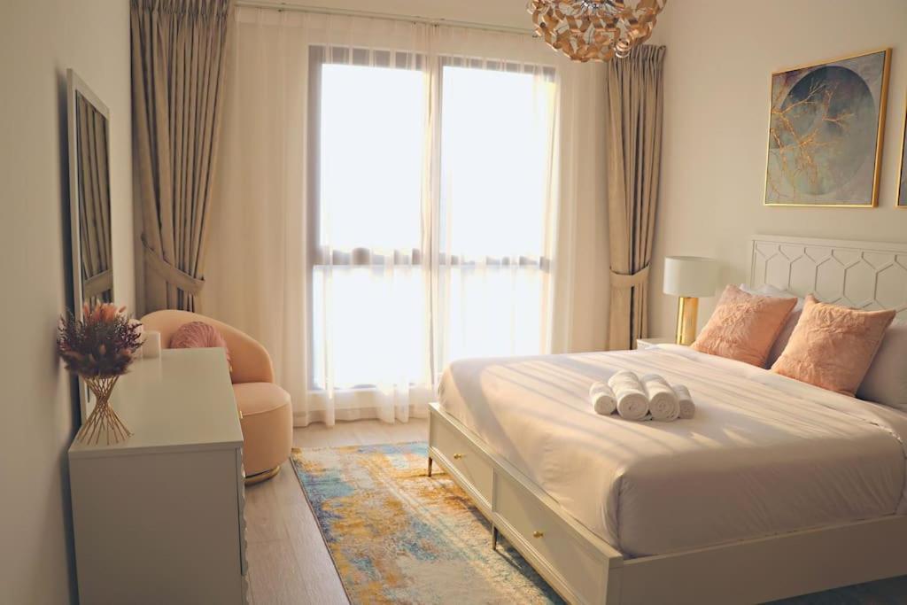 Veluxa - Luxury And Bright 1 Bedroom Apartment, Burj View! Dubai Exteriör bild