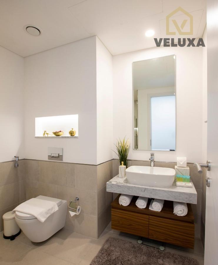 Veluxa - Luxury And Bright 1 Bedroom Apartment, Burj View! Dubai Exteriör bild